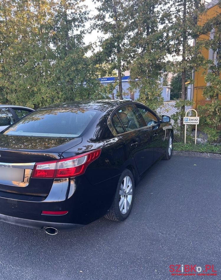 2011' Renault Latitude photo #1