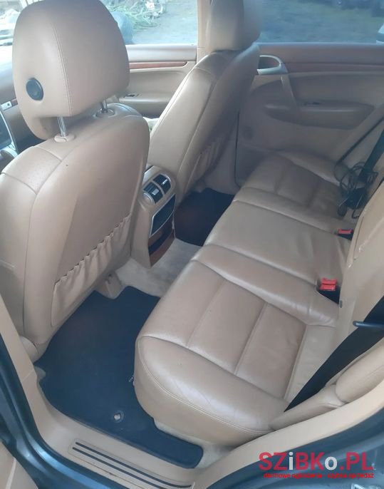 2005' Porsche Cayenne photo #3