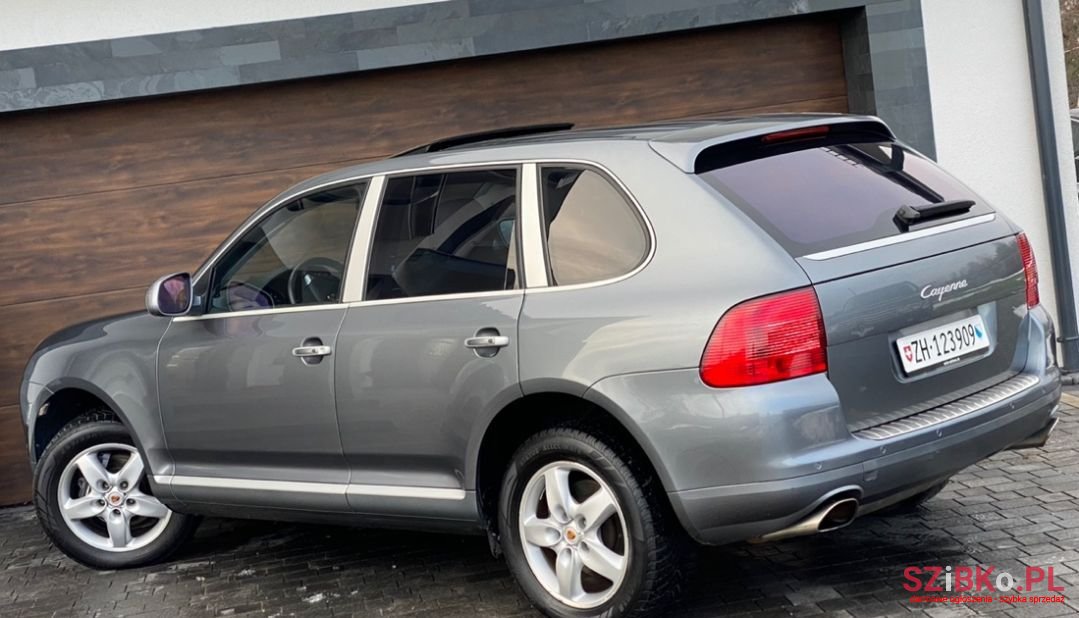 2004' Porsche Cayenne photo #6