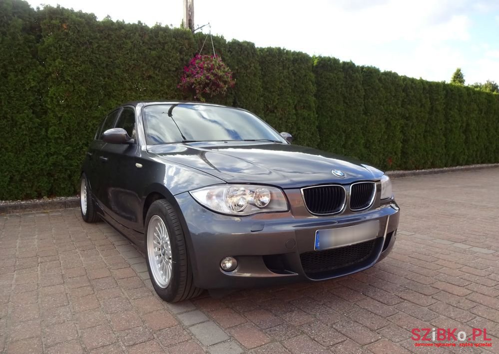 2005' BMW 1 Series 116I photo #1