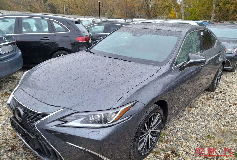 2024' Lexus ES photo #4