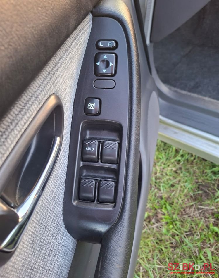 1999' Subaru Legacy 2.0Gl 16V 4X4 photo #4