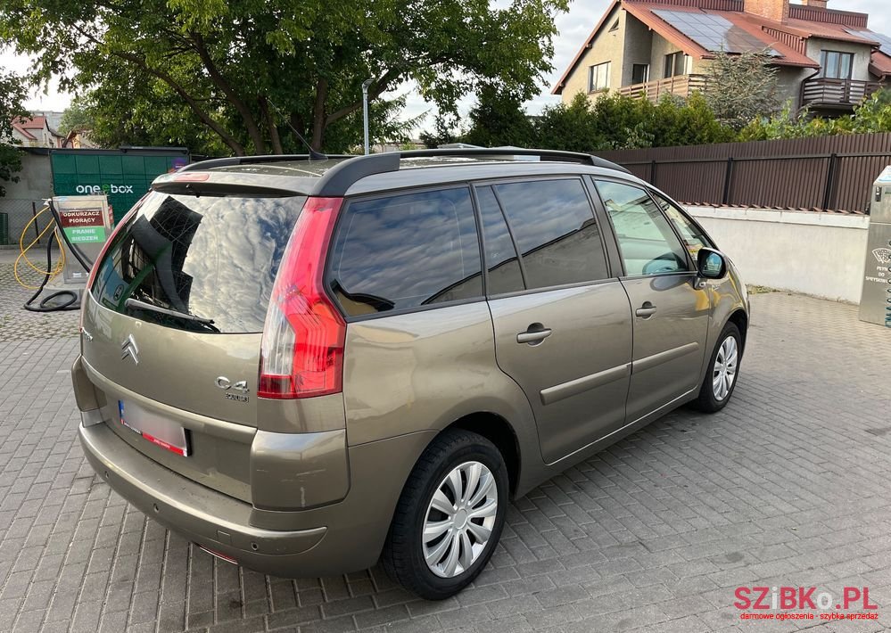 2009' Citroen C4 Grand Picasso photo #4