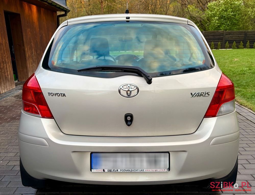 2009' Toyota Yaris 1.33 Luna photo #6