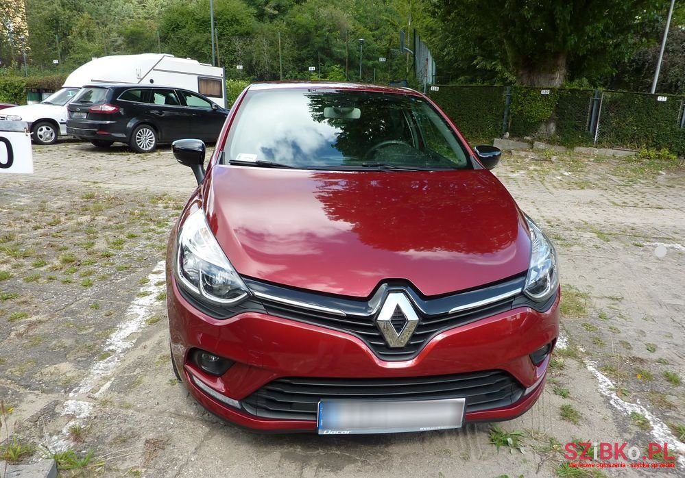 2019' Renault Clio photo #1