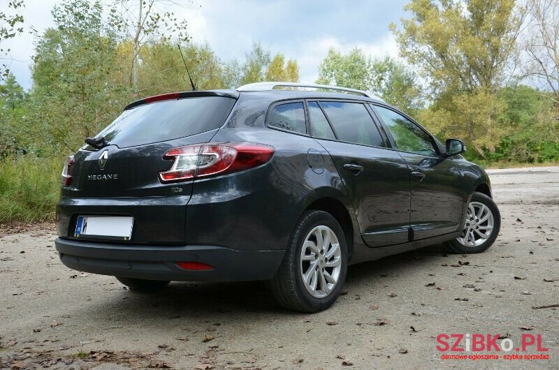 2012' Renault Megane photo #3