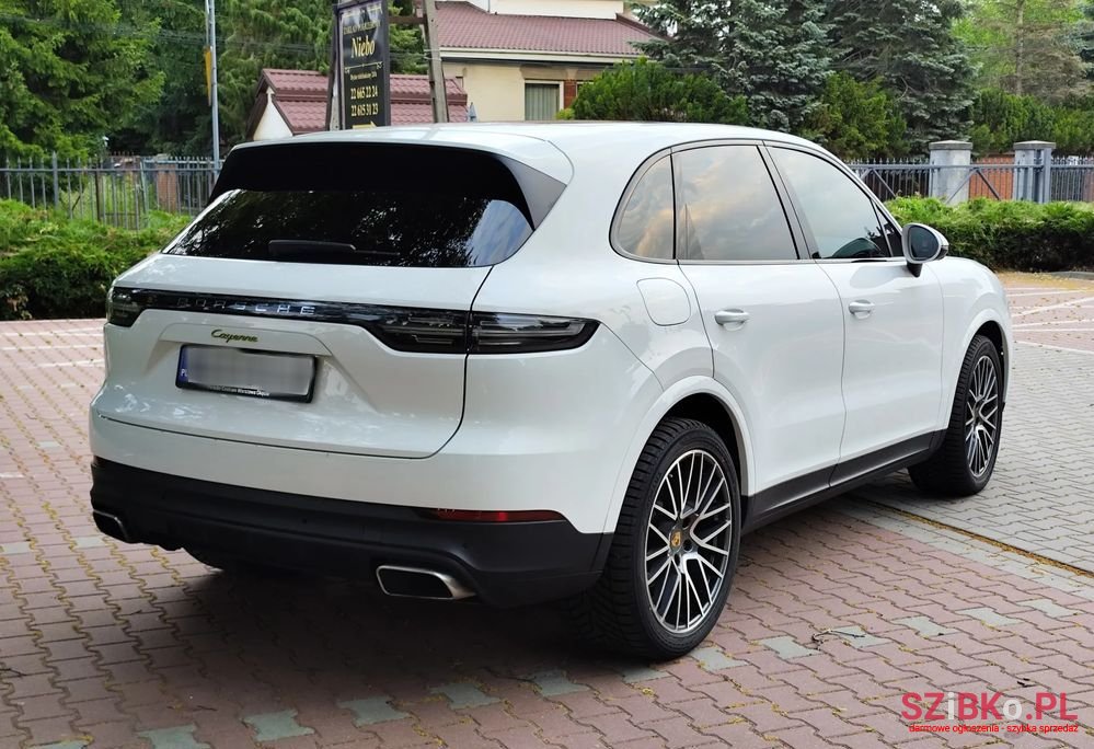 2022' Porsche Cayenne photo #5