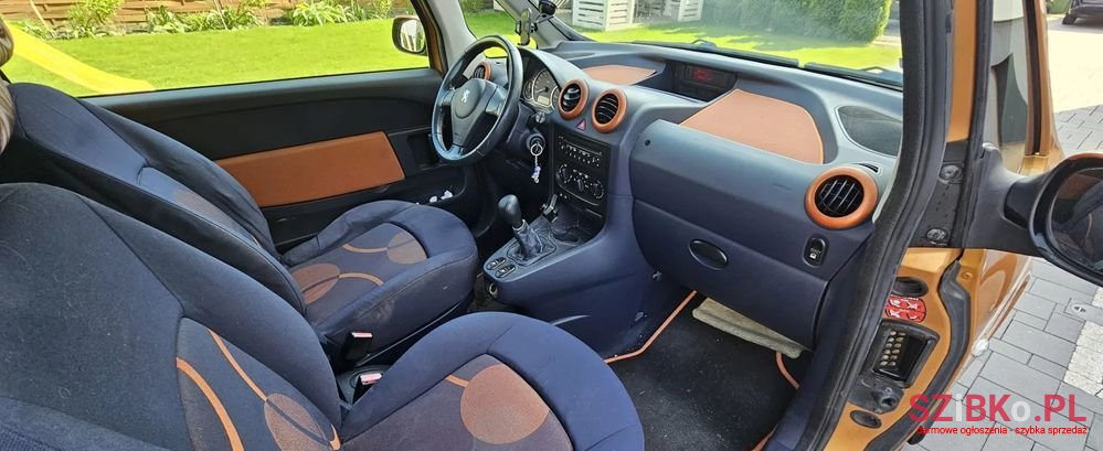 2006' Peugeot 1007 1.4 Hdi Happy photo #4