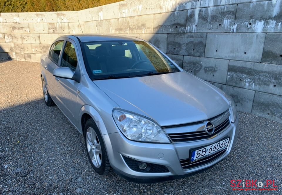 2009' Opel Astra photo #2