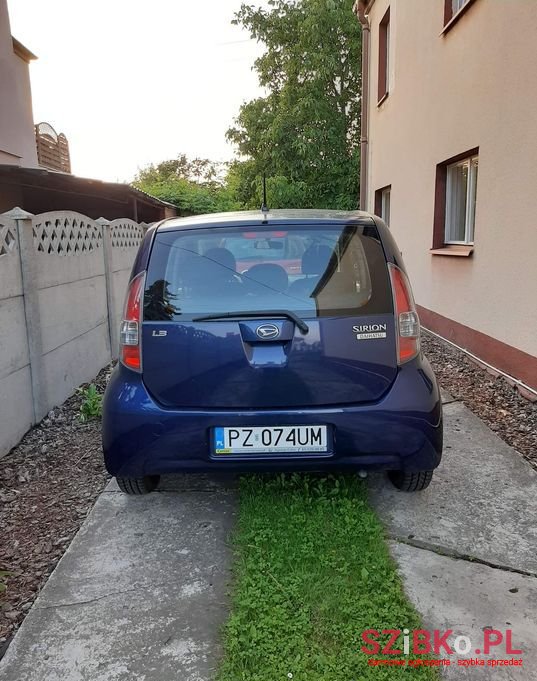 2005' Daihatsu Sirion photo #4