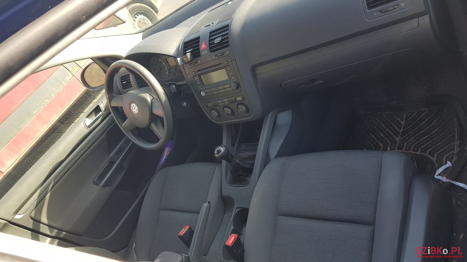 2004' Volkswagen Golf V photo #3