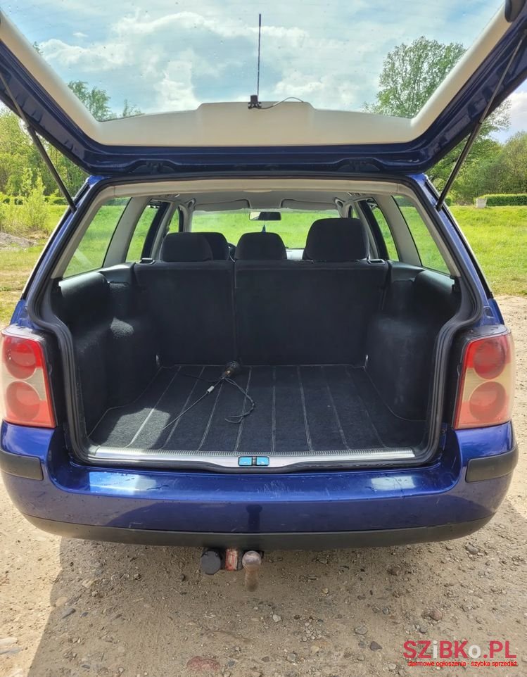 2003' Volkswagen Passat photo #6