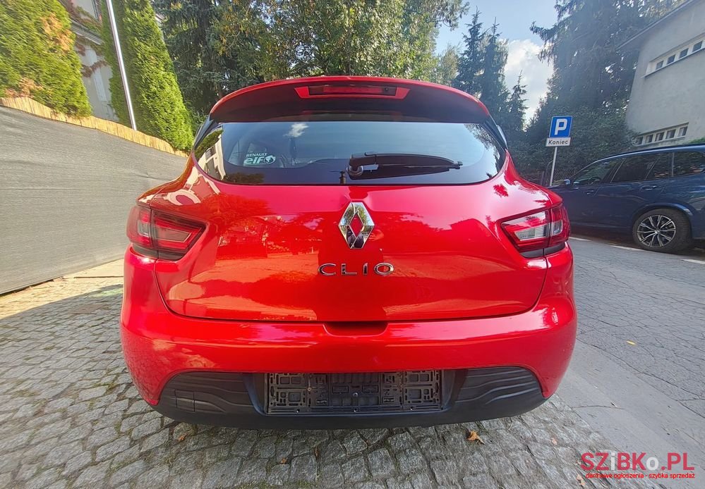 2013' Renault Clio photo #6