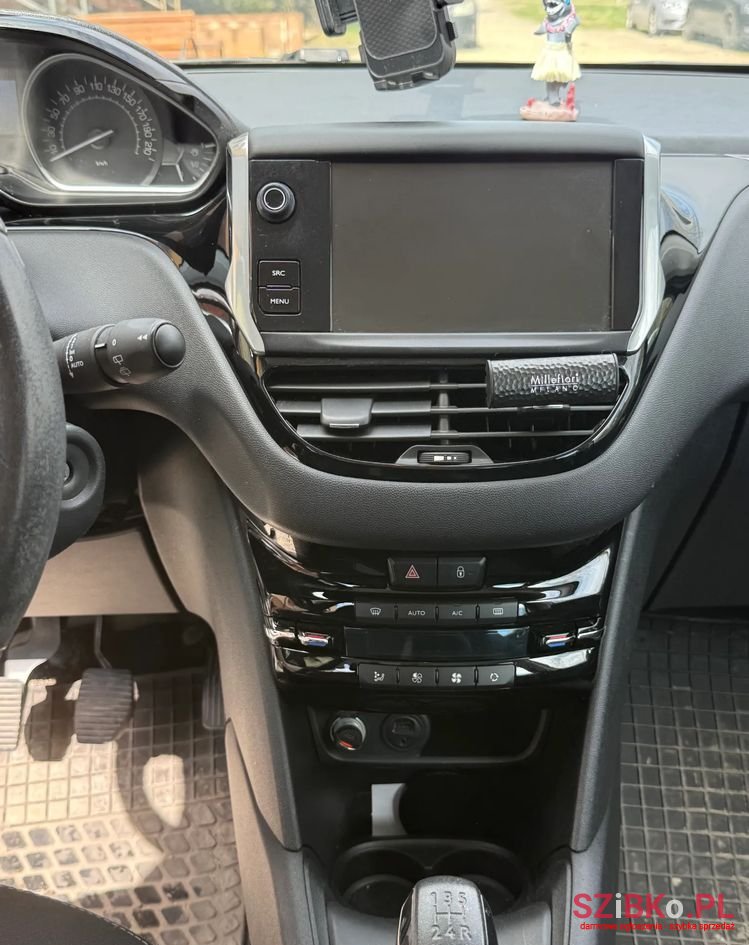 2016' Peugeot 208 photo #5