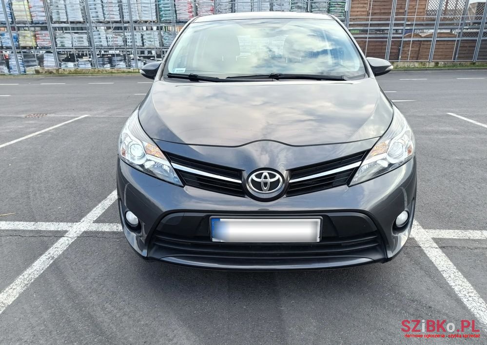 2013' Toyota Verso photo #3