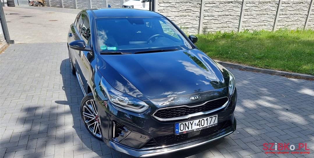 2020' Kia ProCeeD photo #5