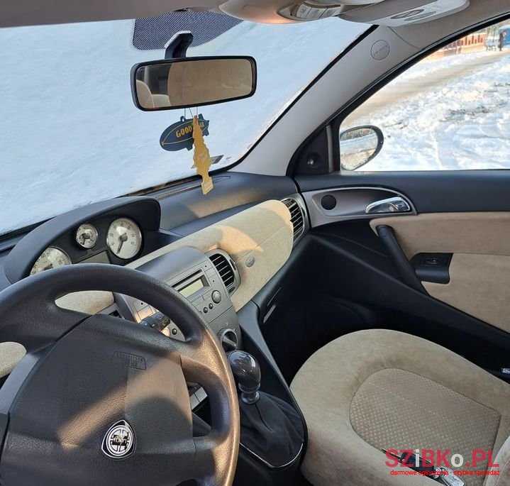 2004' Lancia Ypsilon photo #6