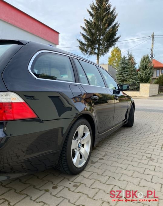 2010' BMW Seria 5 photo #3