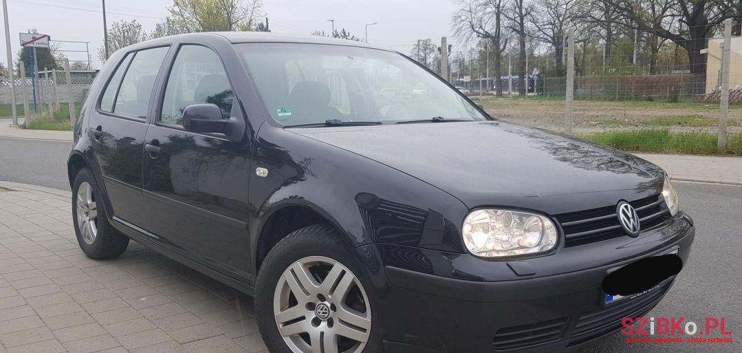 2003' Volkswagen Golf photo #3