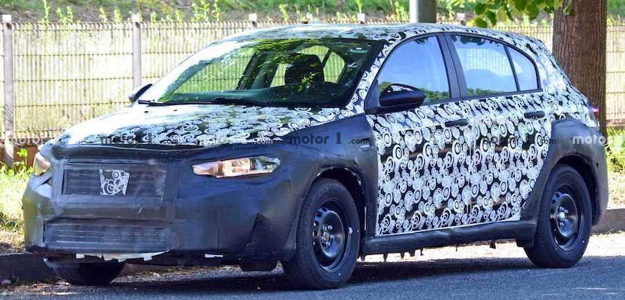 Fiat Tipo Facelift Spied Possibly Getting Cross Version
