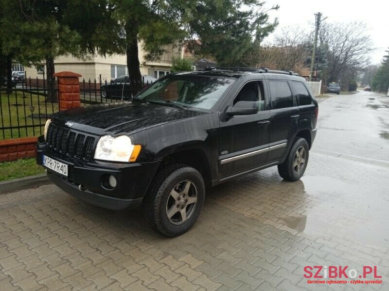 2006' Jeep Grand Cherokee photo #2