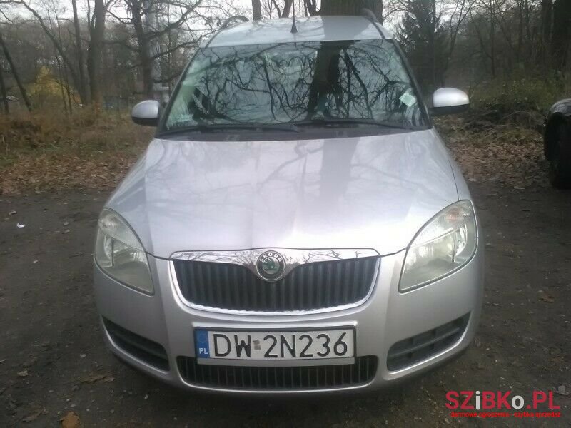2008' Skoda Roomster photo #2