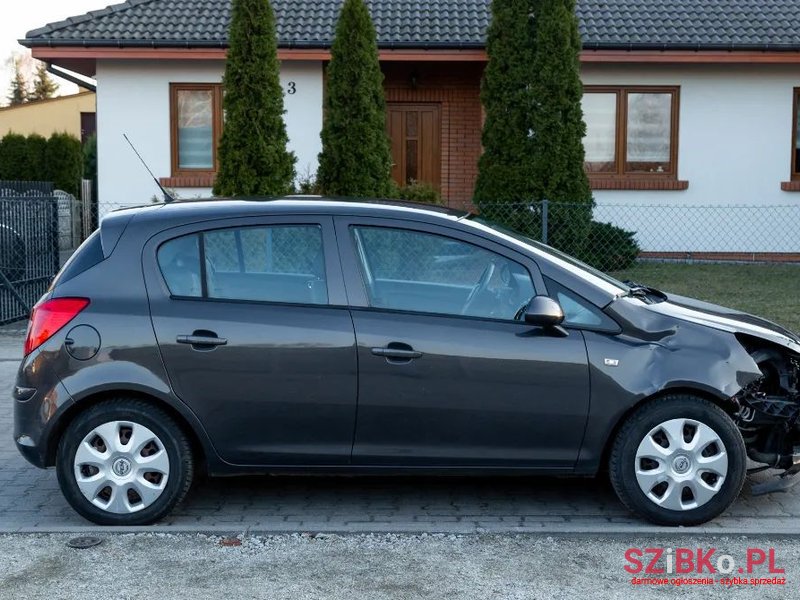 2014' Opel Corsa photo #4