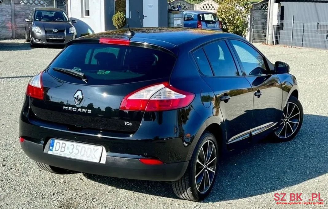 2012' Renault Megane photo #5