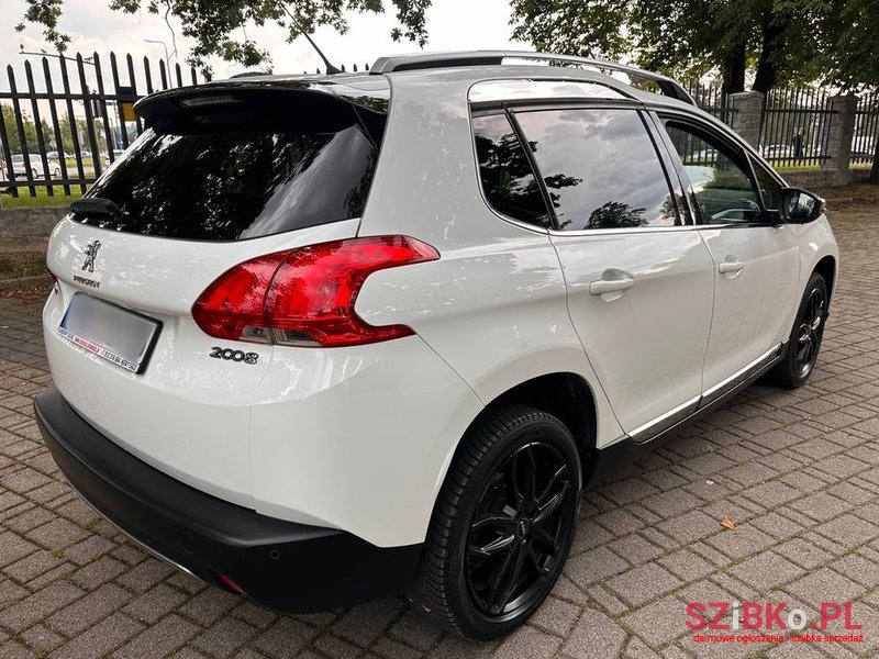 2015' Peugeot 2008 photo #3