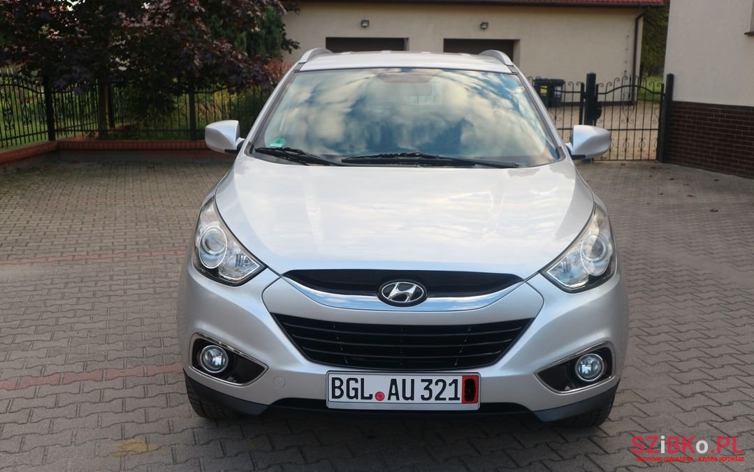 2011' Hyundai ix35 photo #2