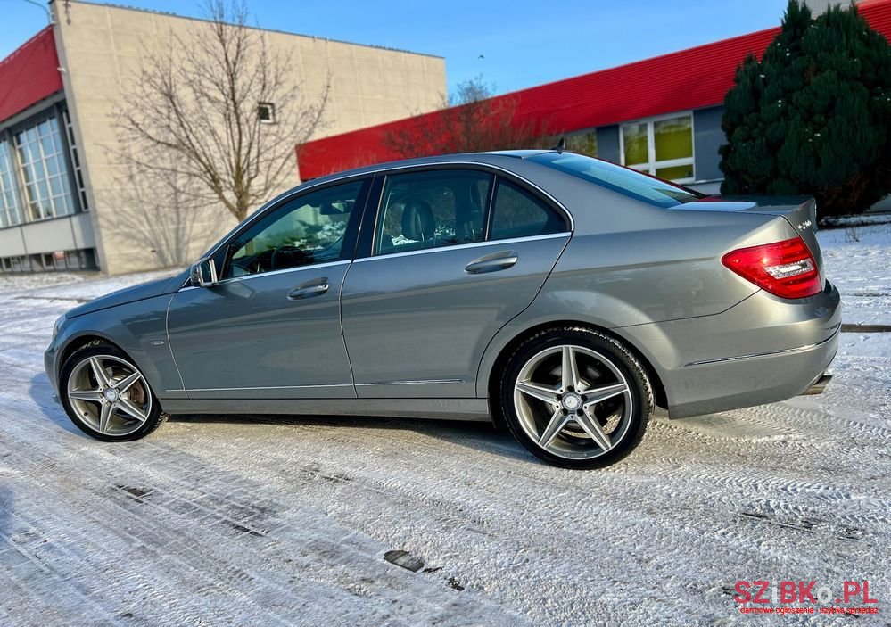 2011' Mercedes-Benz C-Class photo #6