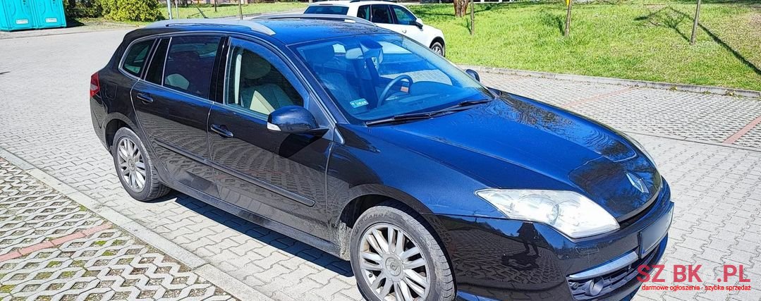 2010' Renault Laguna photo #2