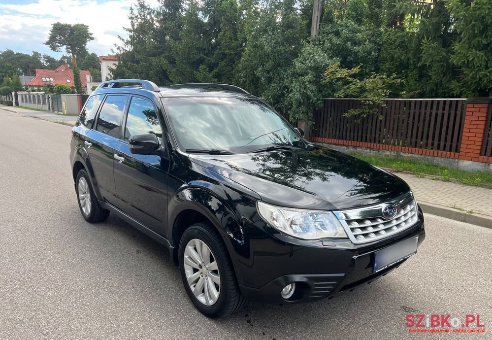 2011' Subaru Forester 2.0X Edition photo #1