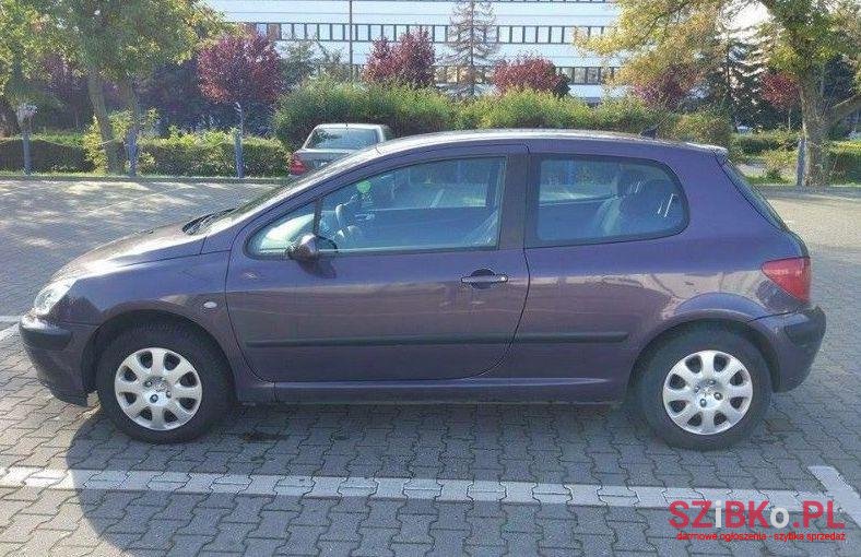 2001' Peugeot 307 photo #2