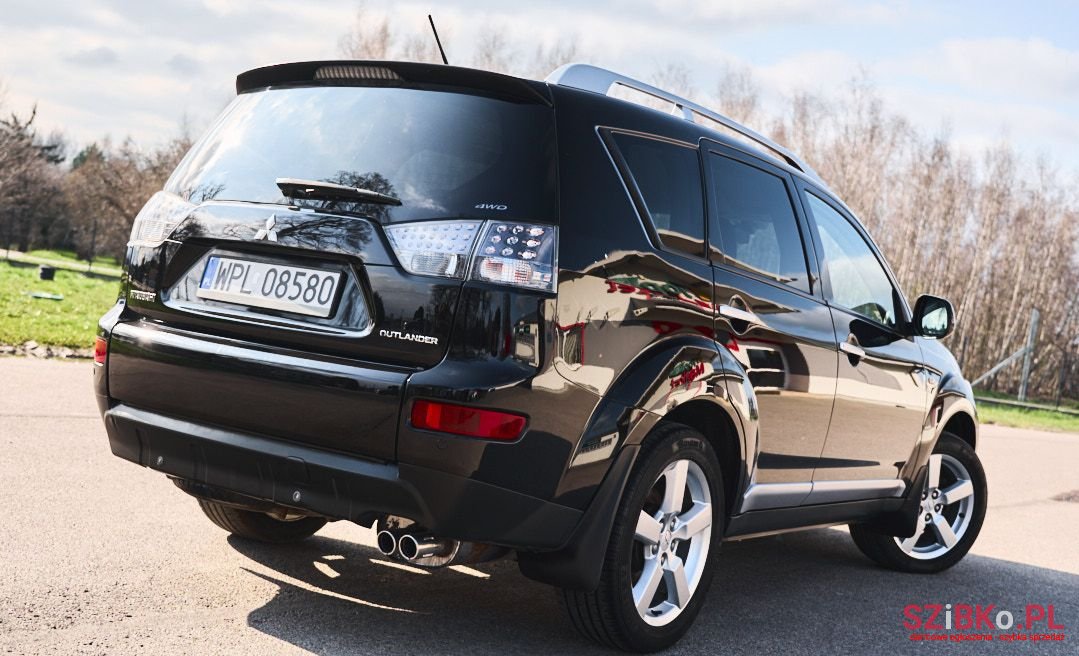 2007' Mitsubishi Outlander photo #2