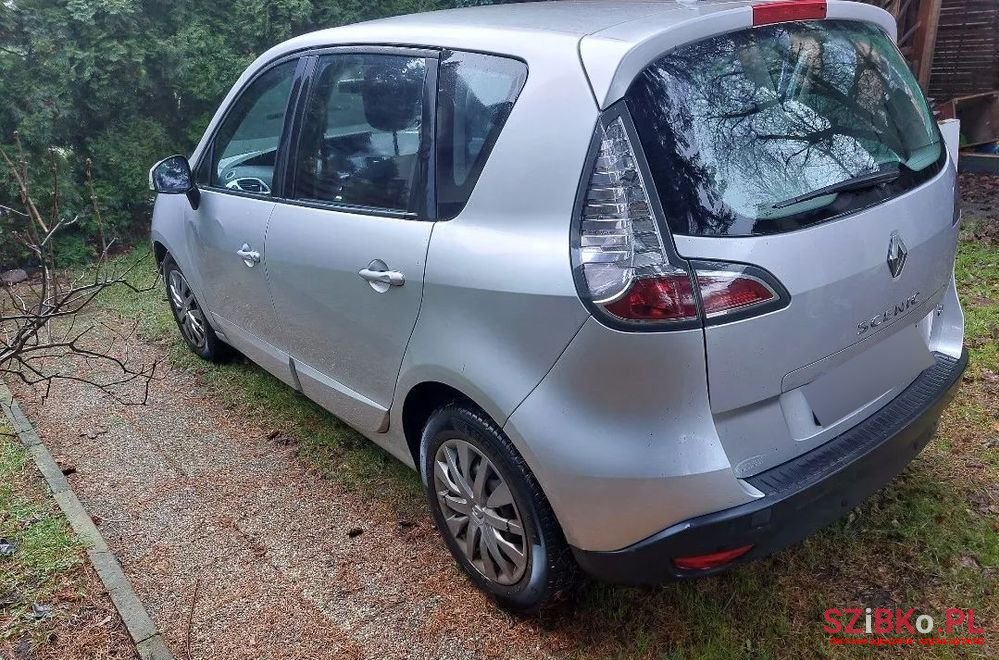 2013' Renault Scenic 1.5 Dci Bose Edc photo #5