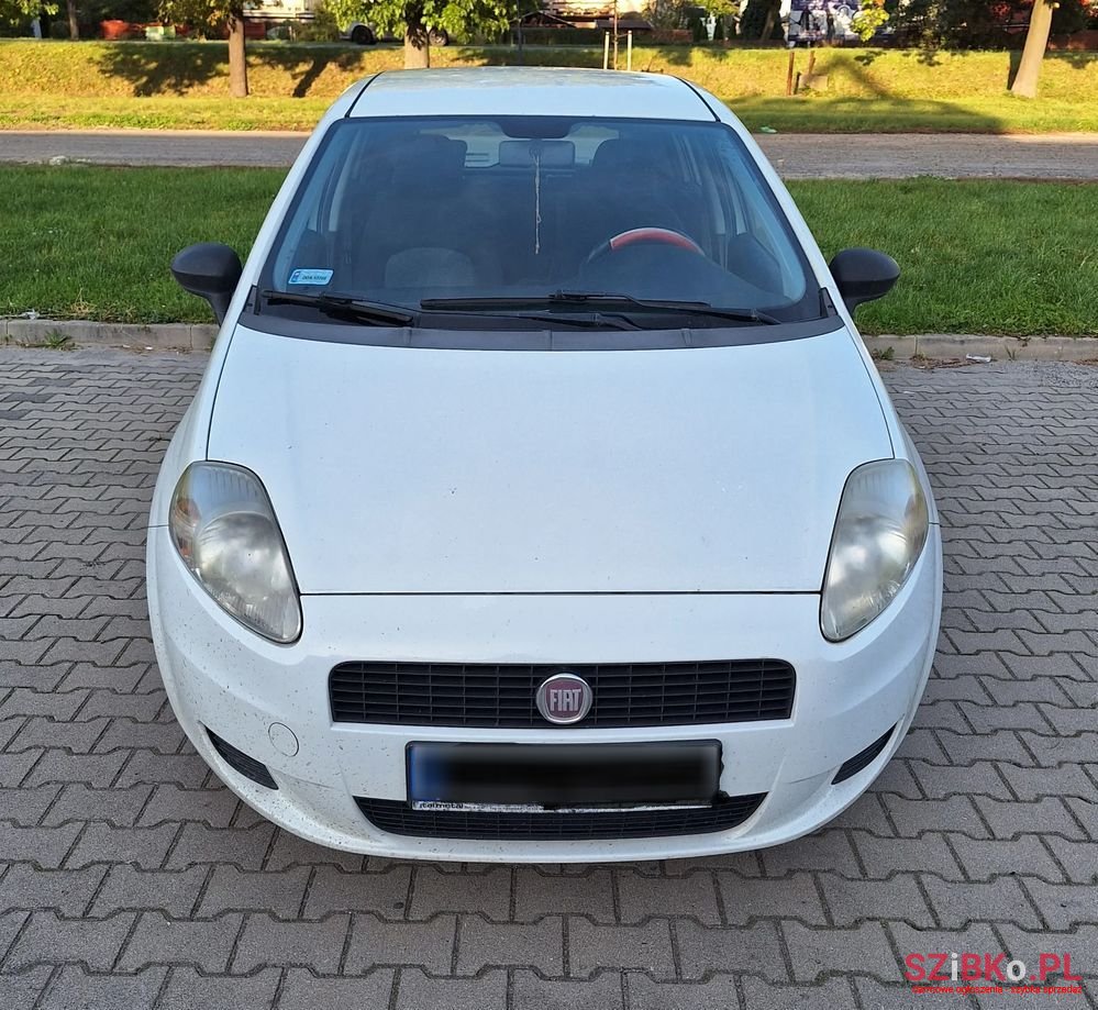 2010' Fiat Grande Punto photo #1