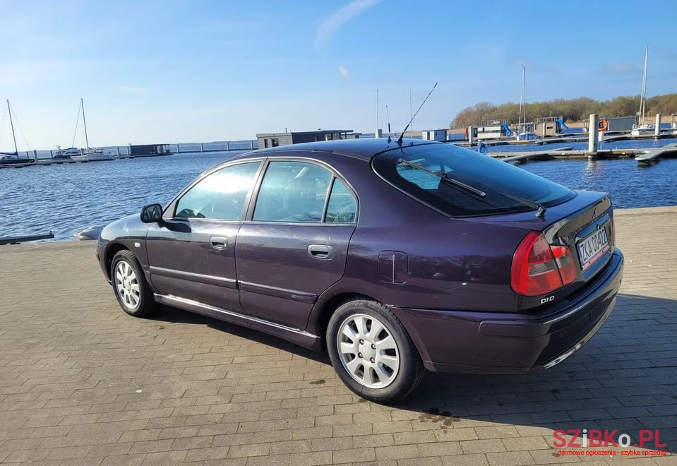 2001' Mitsubishi Carisma photo #1