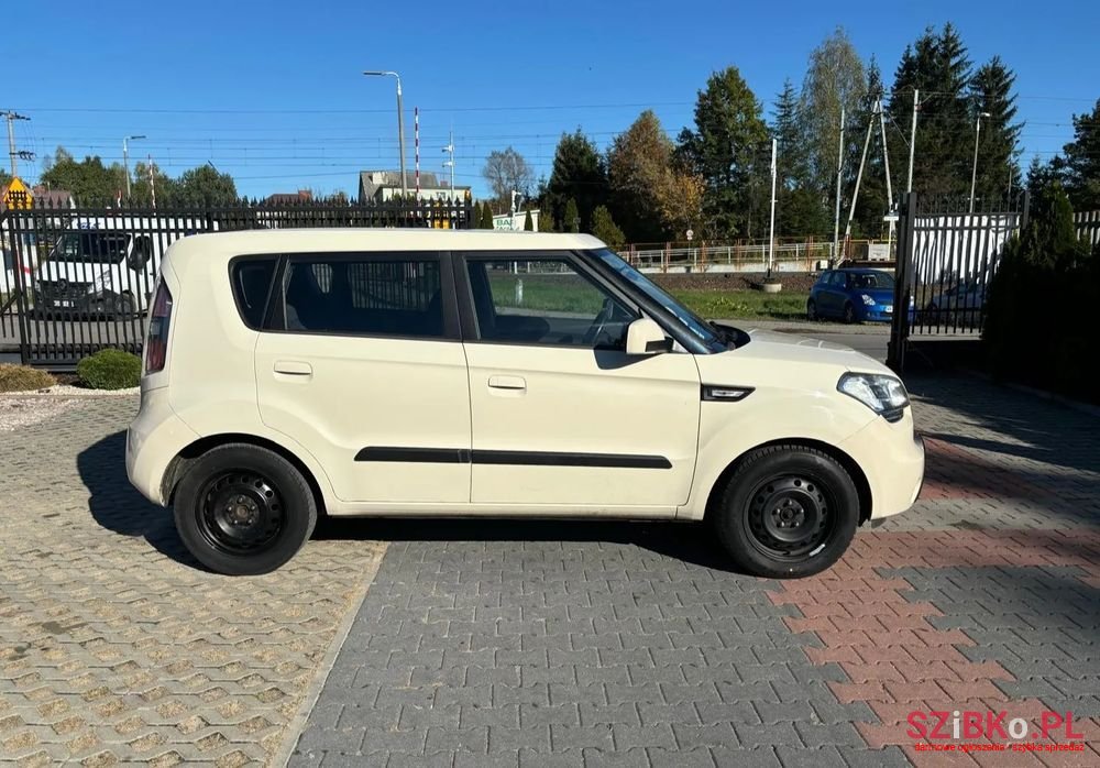 2010' Kia Soul 1.6 Crdi Xl photo #3