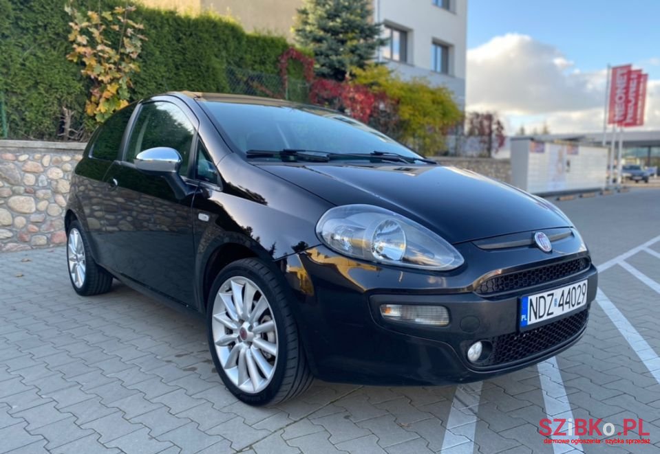 2009' Fiat Punto Evo photo #1