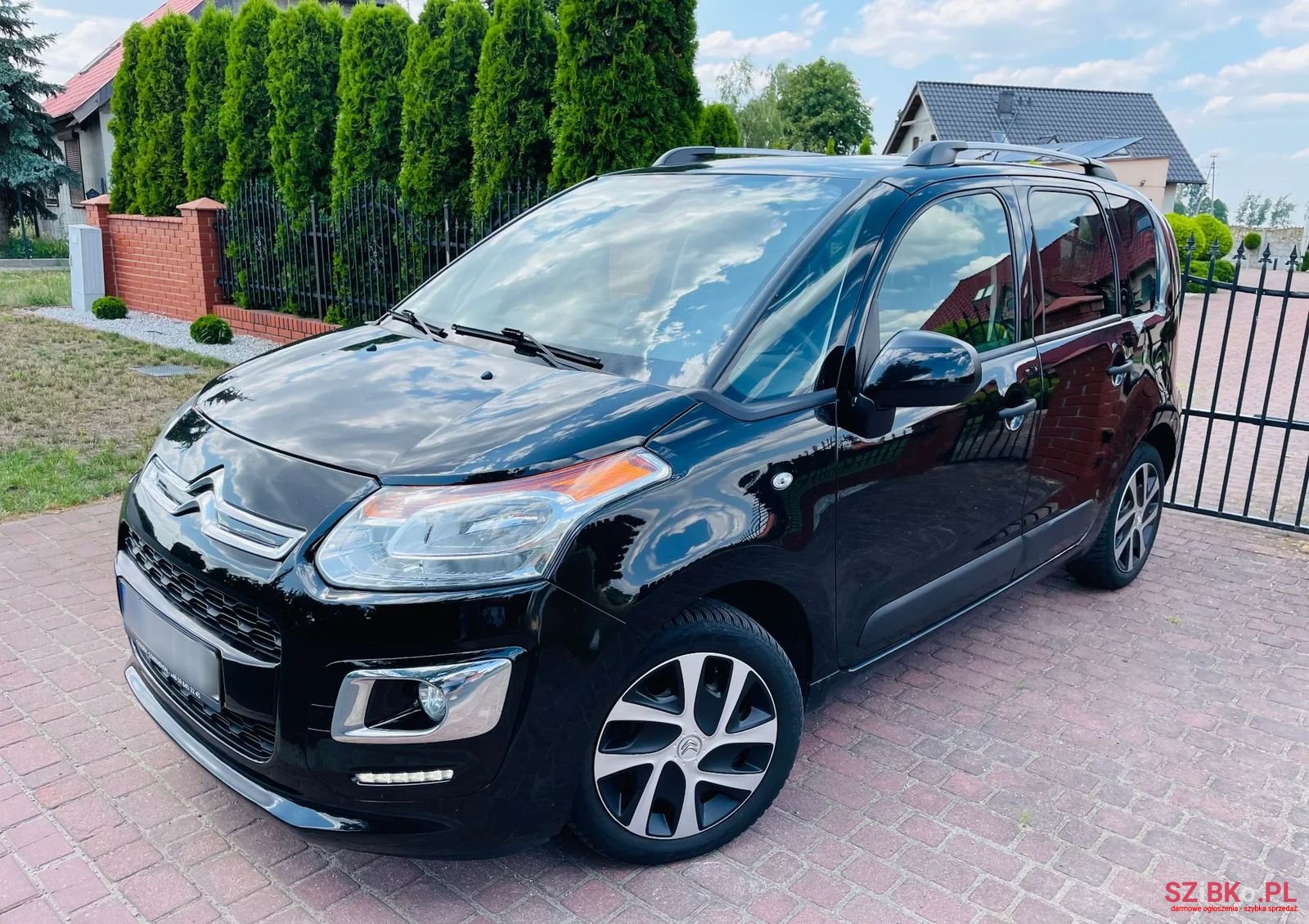 2016' Citroen C3 Picasso photo #2