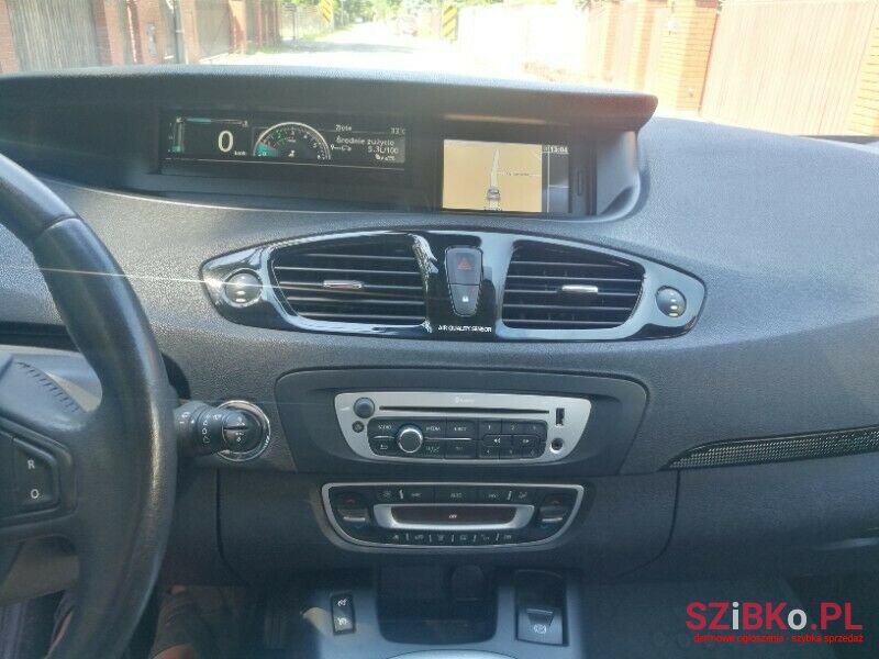 2013' Renault Scenic photo #3