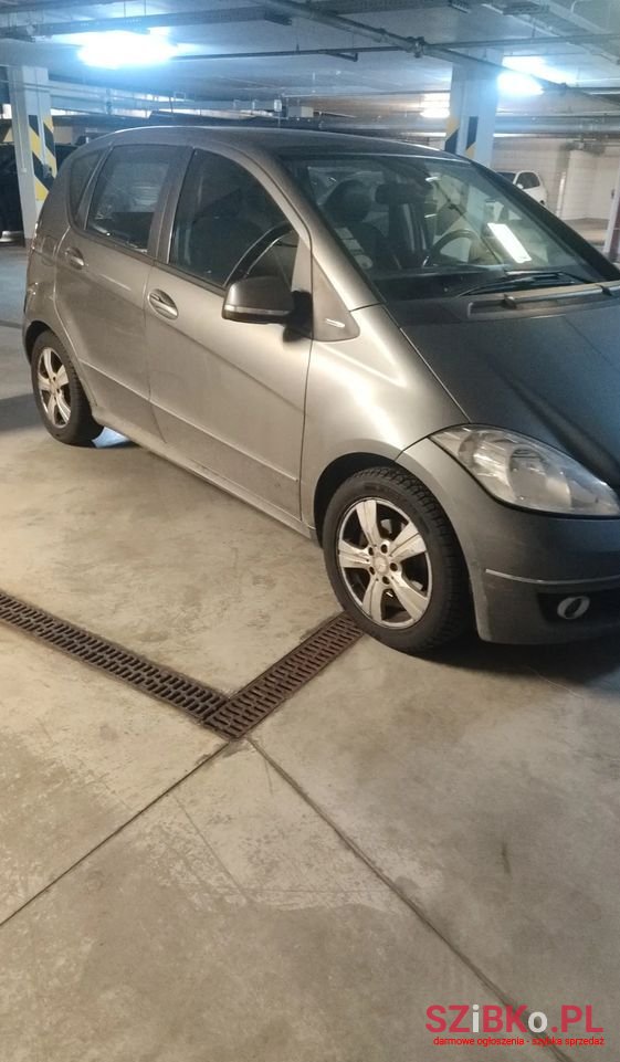 2011' Mercedes-Benz A-Class 180 photo #1