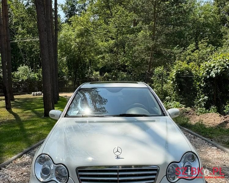 2007' Mercedes-Benz C-Class photo #1