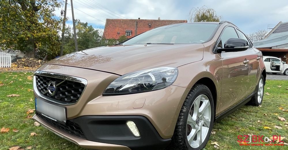 2015' Volvo V40 Cross Country photo #5