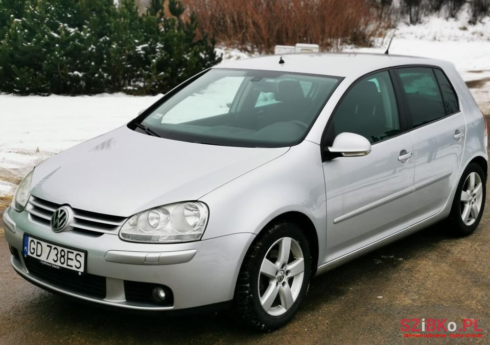 2008' Volkswagen Golf photo #5