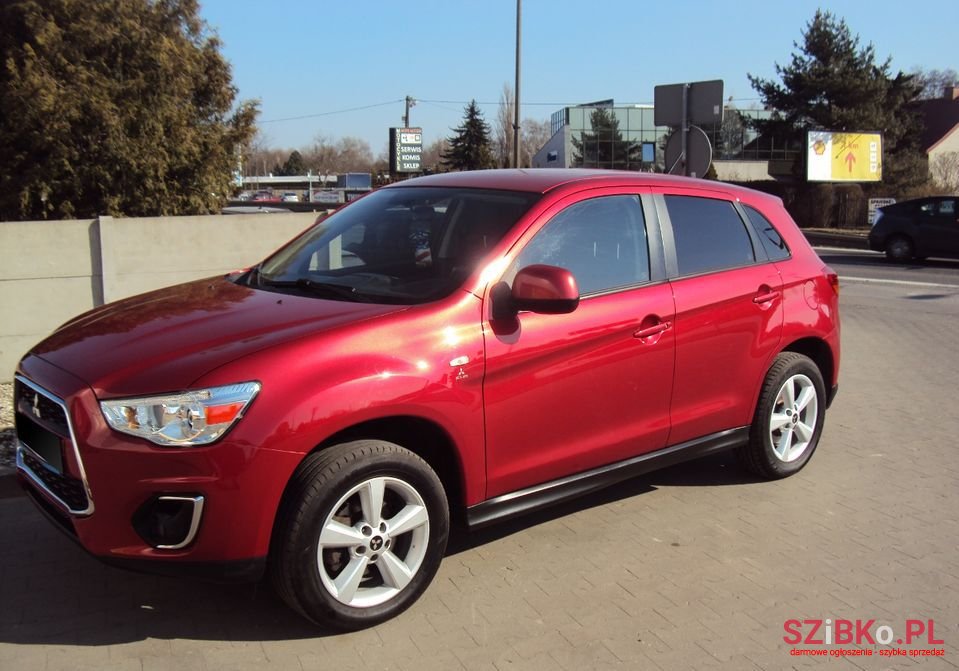 2013' Mitsubishi ASX photo #2