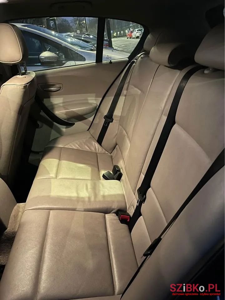 2005' BMW 1 Series 118I photo #3