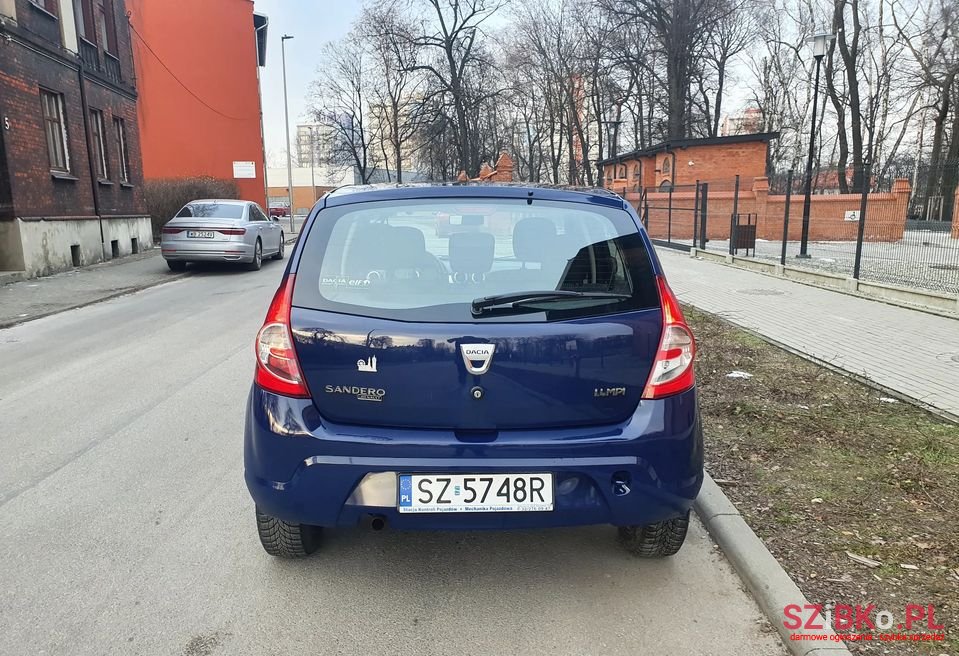 2009' Dacia Sandero photo #6