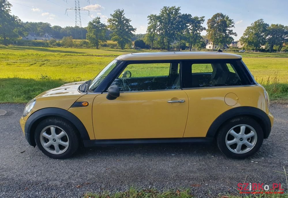 2009' MINI Cooper photo #4